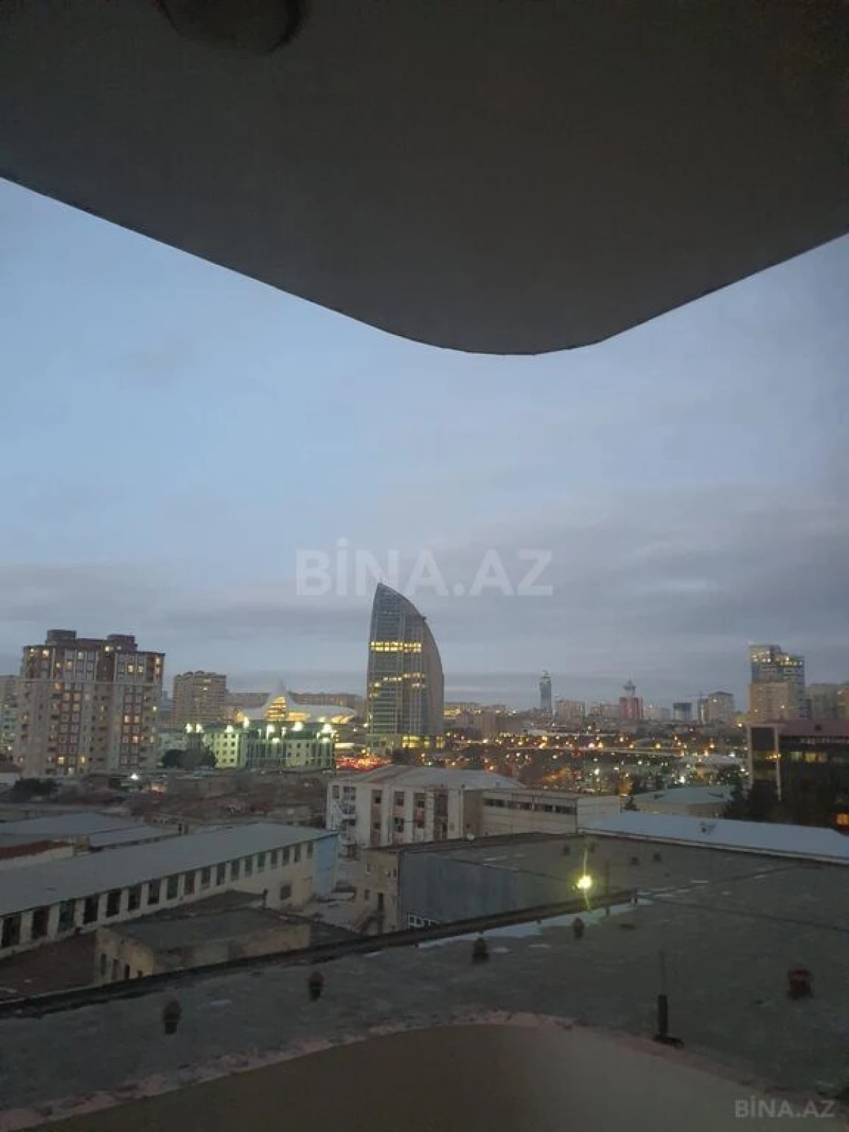 Kirayə verilir 2 otaqlı mənzil 100 m²