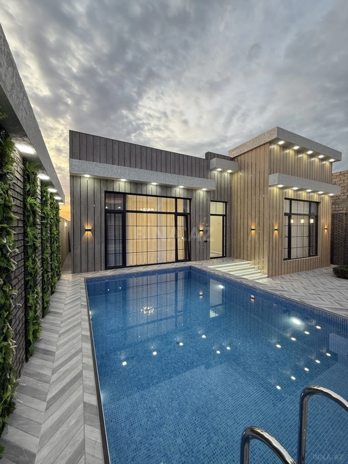 Satılır 4 otaqlı həyət evi 160 m²