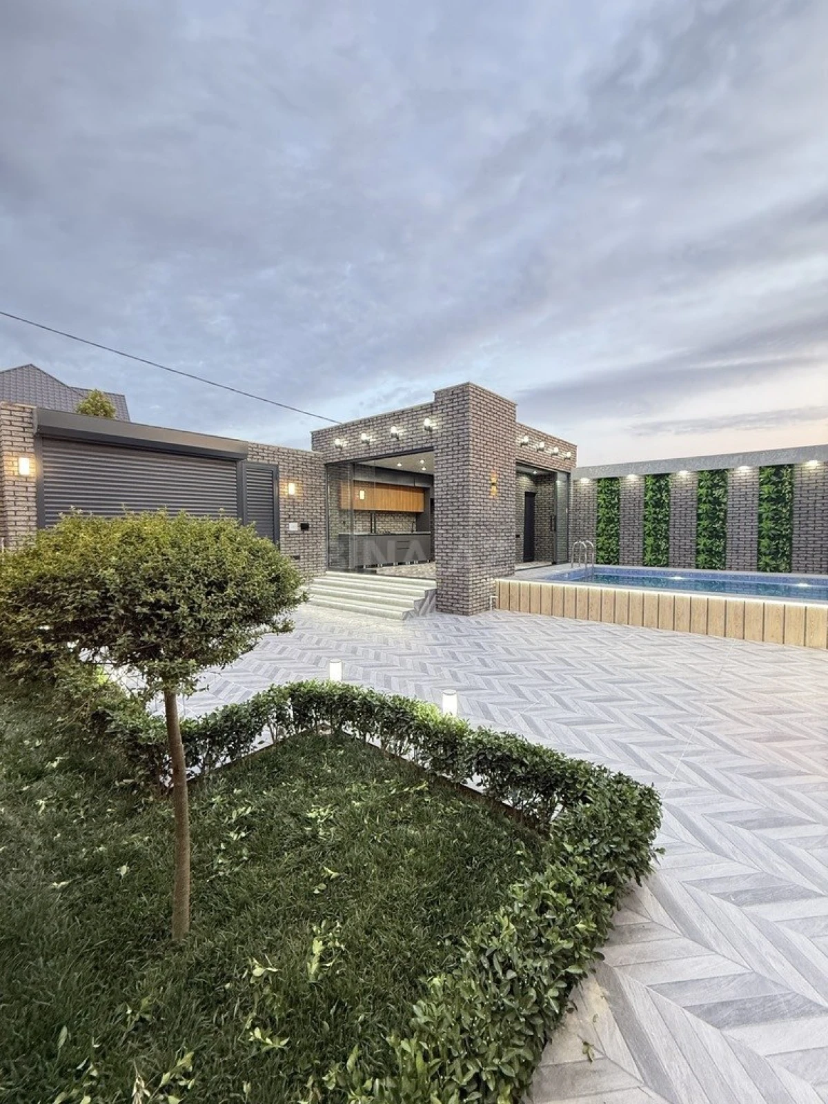 Satılır 4 otaqlı həyət evi 160 m²