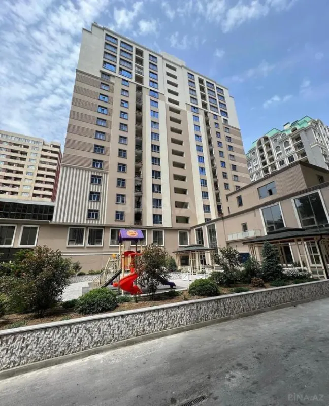 Satılır 3 otaqlı mənzil 154 m²