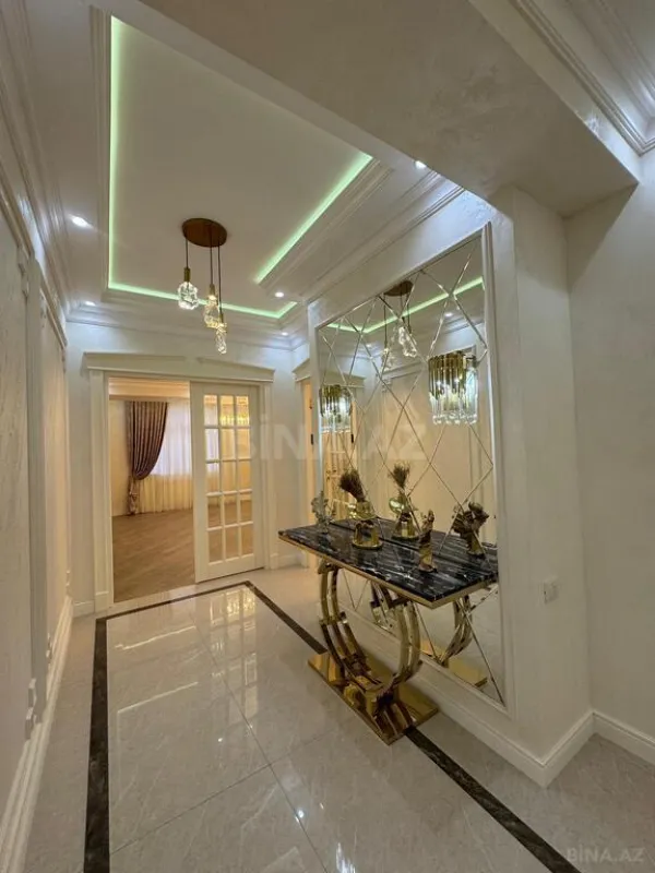 Satılır 3 otaqlı mənzil 154 m²