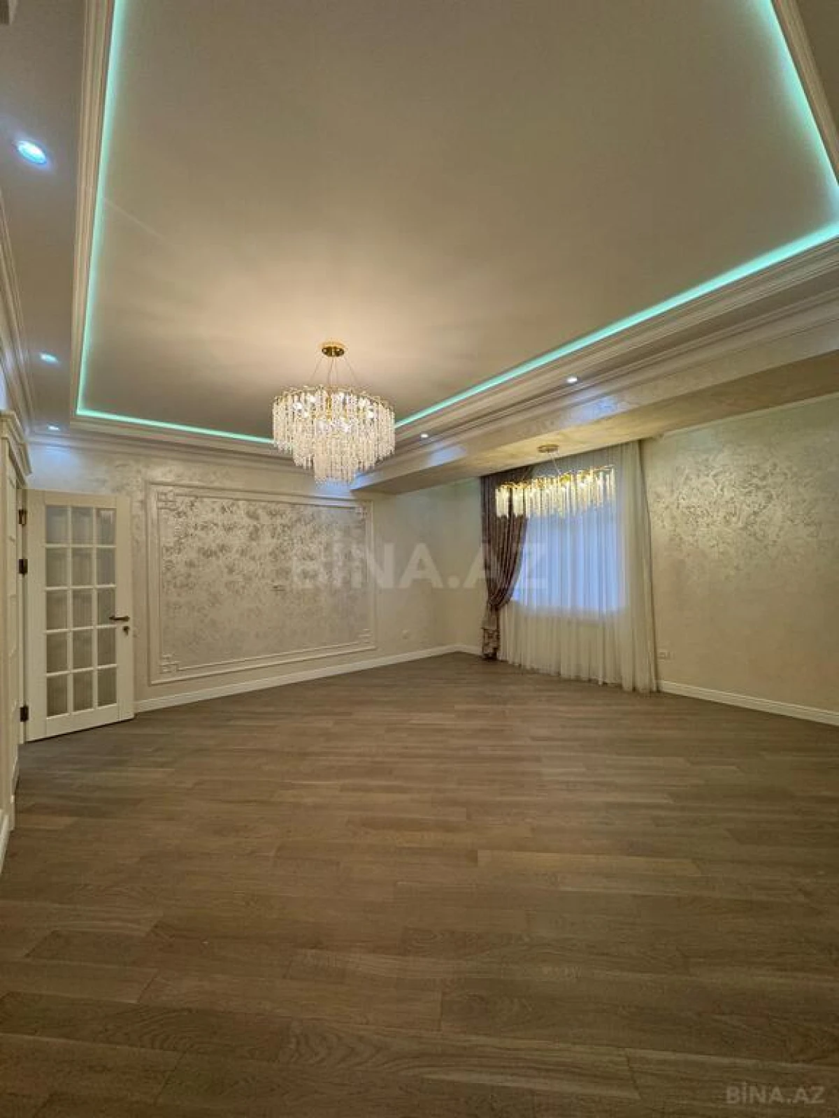 Satılır 3 otaqlı mənzil 154 m²