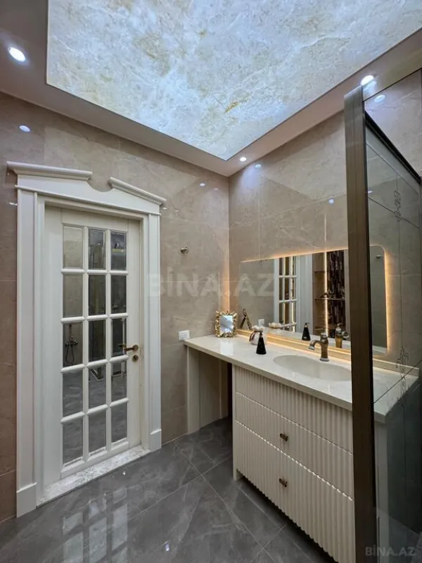 Satılır 3 otaqlı mənzil 154 m²