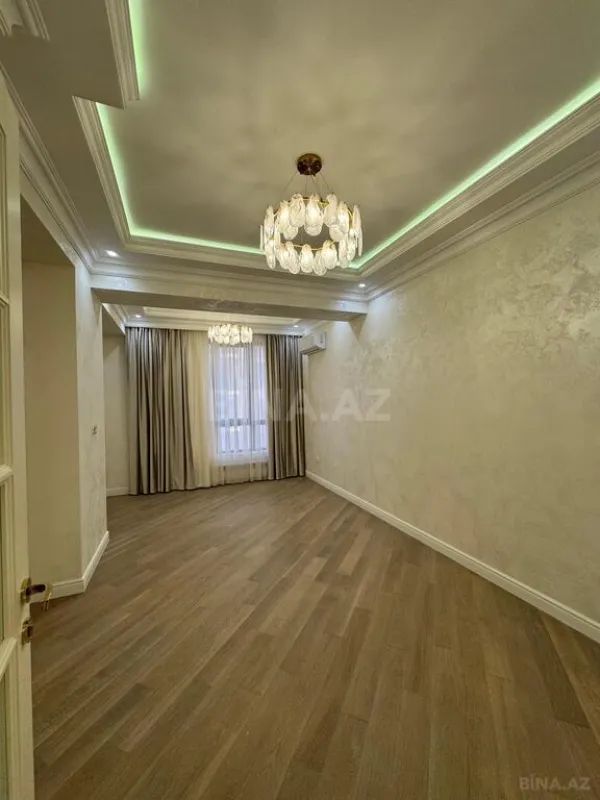 Satılır 3 otaqlı mənzil 154 m²
