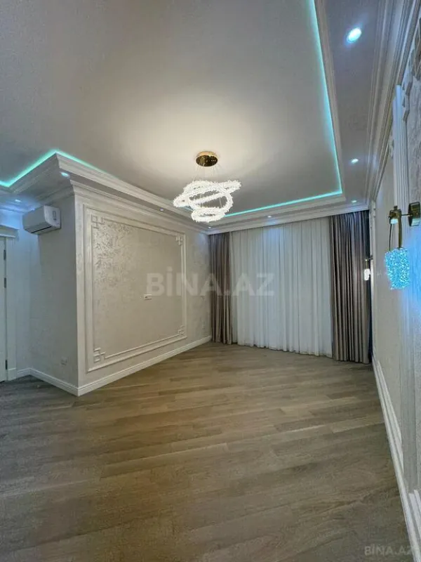 Satılır 3 otaqlı mənzil 154 m²