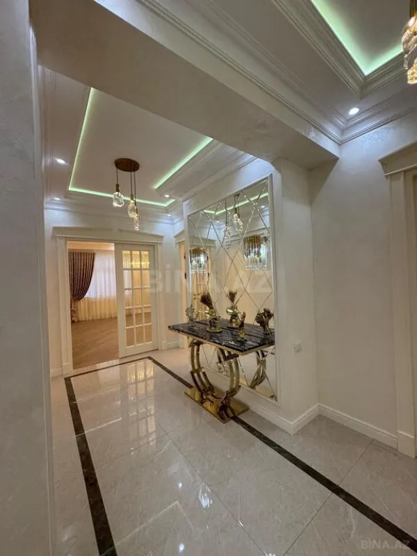 Satılır 3 otaqlı mənzil 154 m²