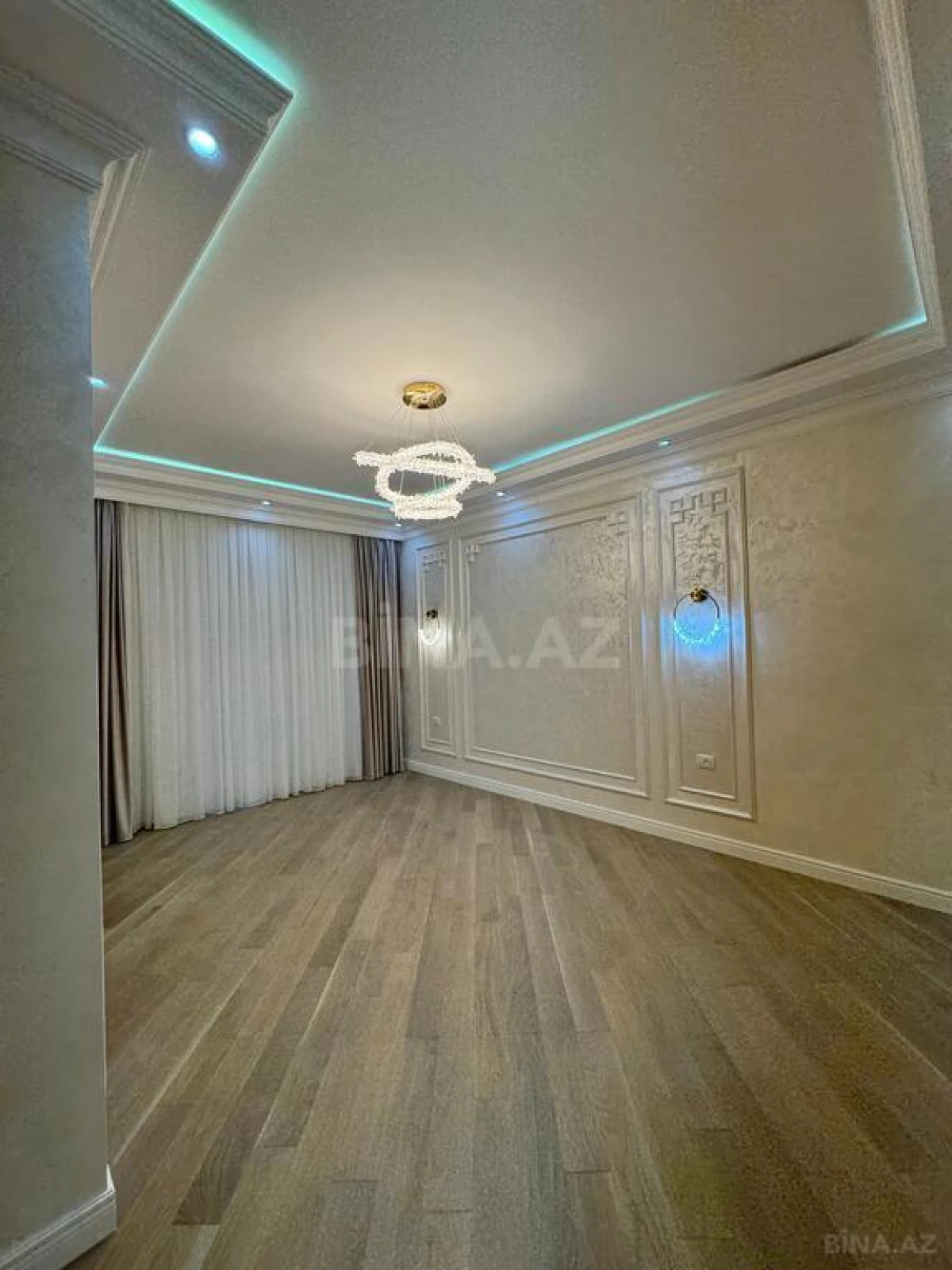Satılır 3 otaqlı mənzil 154 m²