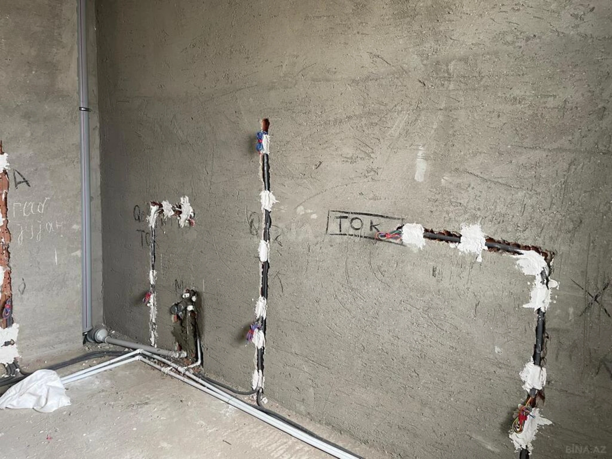 Satılır 3 otaqlı mənzil 99 m²