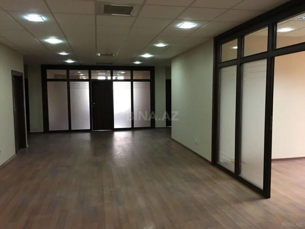 Kirayə verilir 9 otaqlı ofis 300 m²