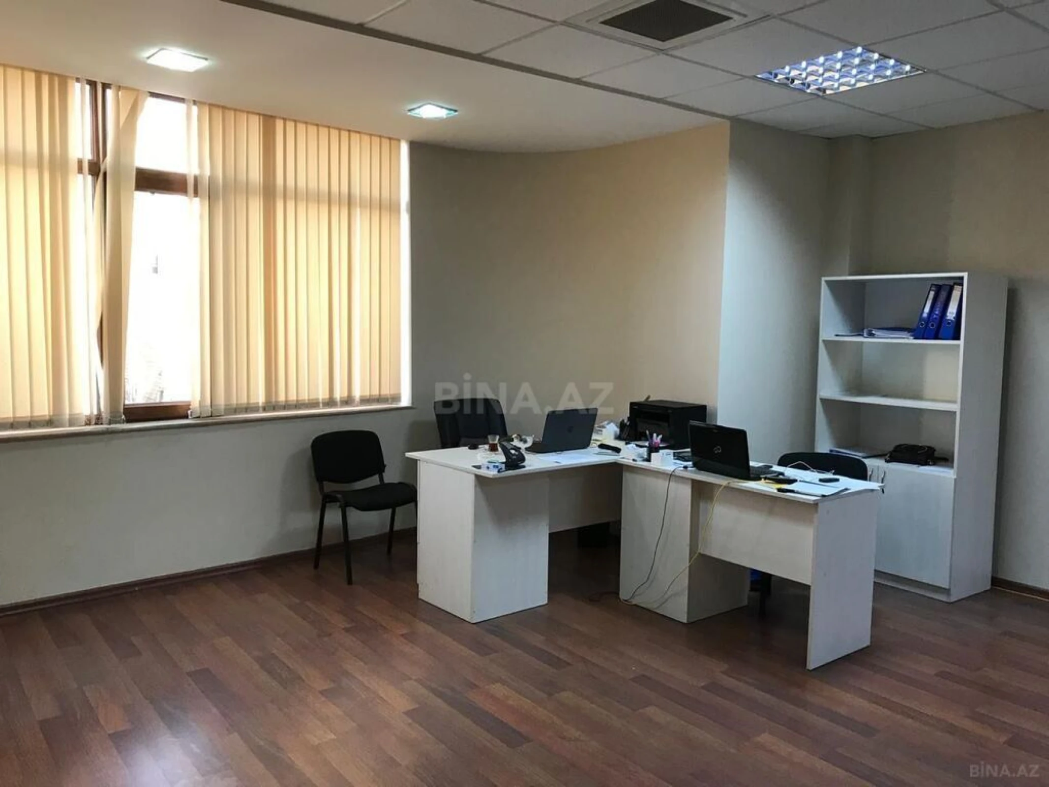 Kirayə verilir 9 otaqlı ofis 300 m²