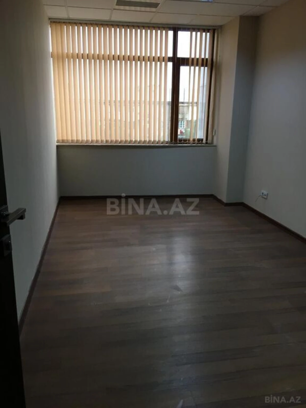 Kirayə verilir 9 otaqlı ofis 300 m²