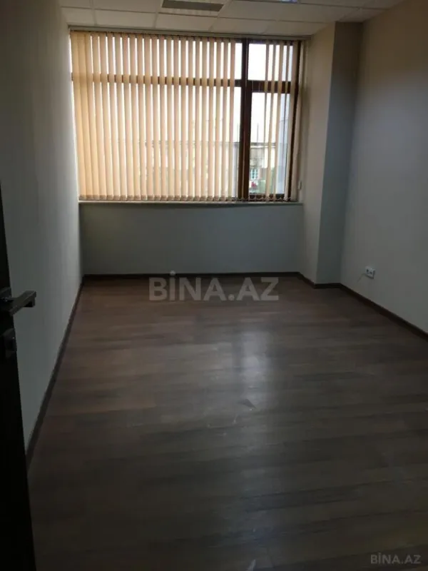 Kirayə verilir 9 otaqlı ofis 300 m²