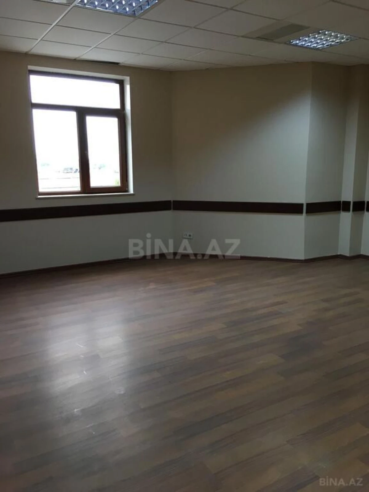 Kirayə verilir 9 otaqlı ofis 300 m²