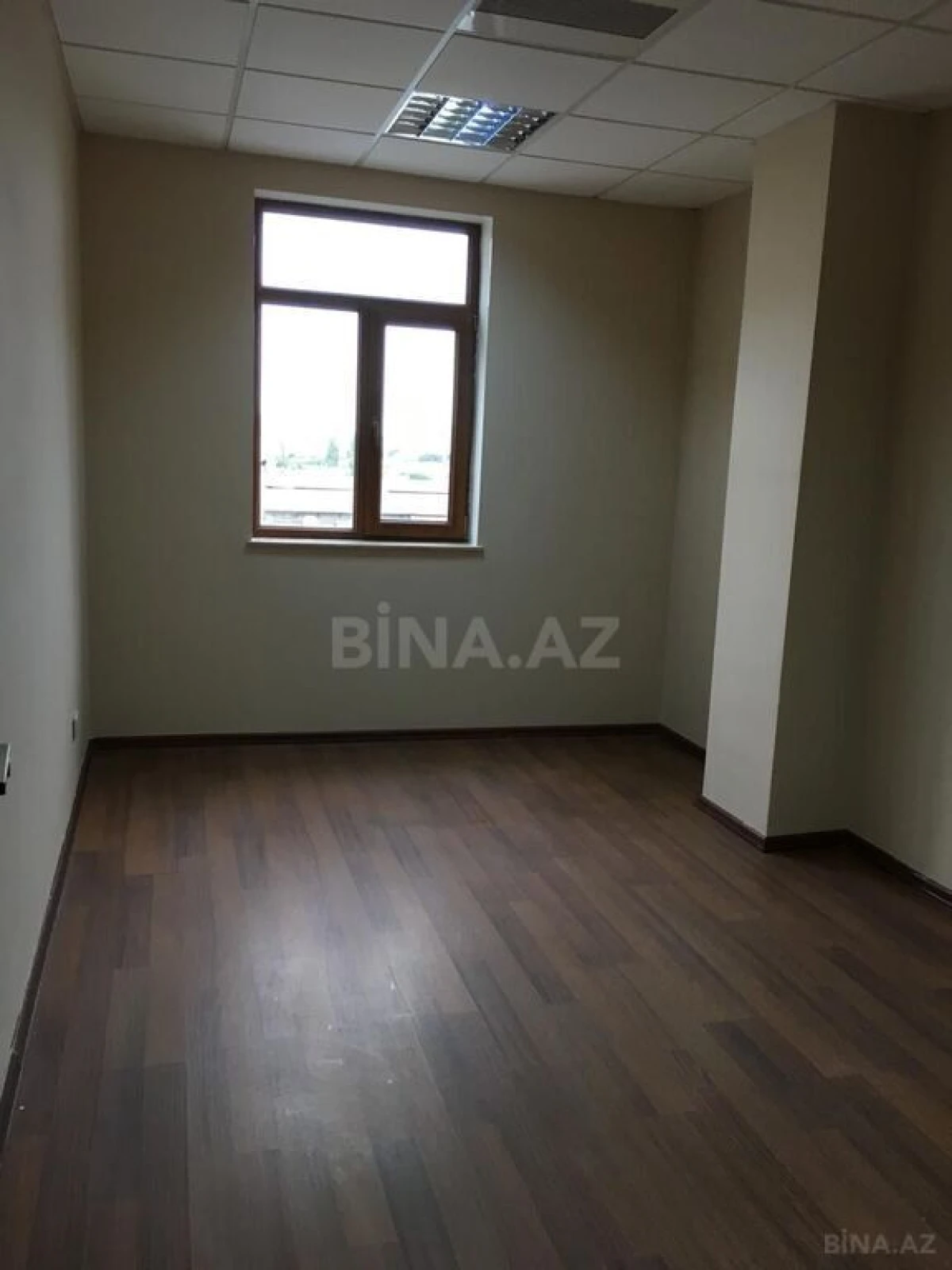 Kirayə verilir 9 otaqlı ofis 300 m²