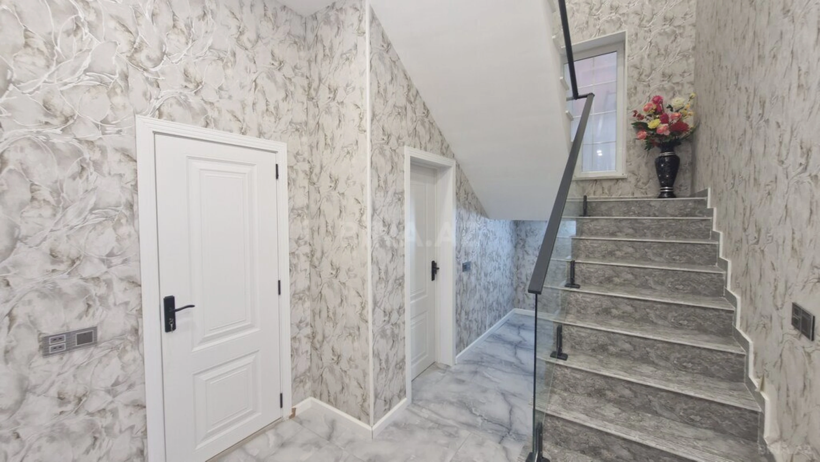 Satılır 5 otaqlı həyət evi 150 m²