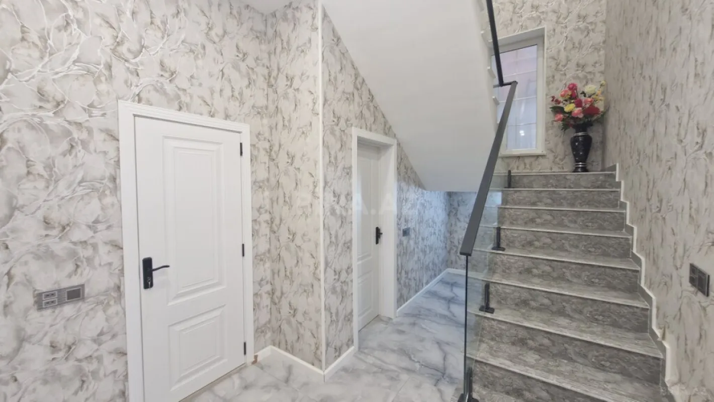 Satılır 5 otaqlı həyət evi 150 m²