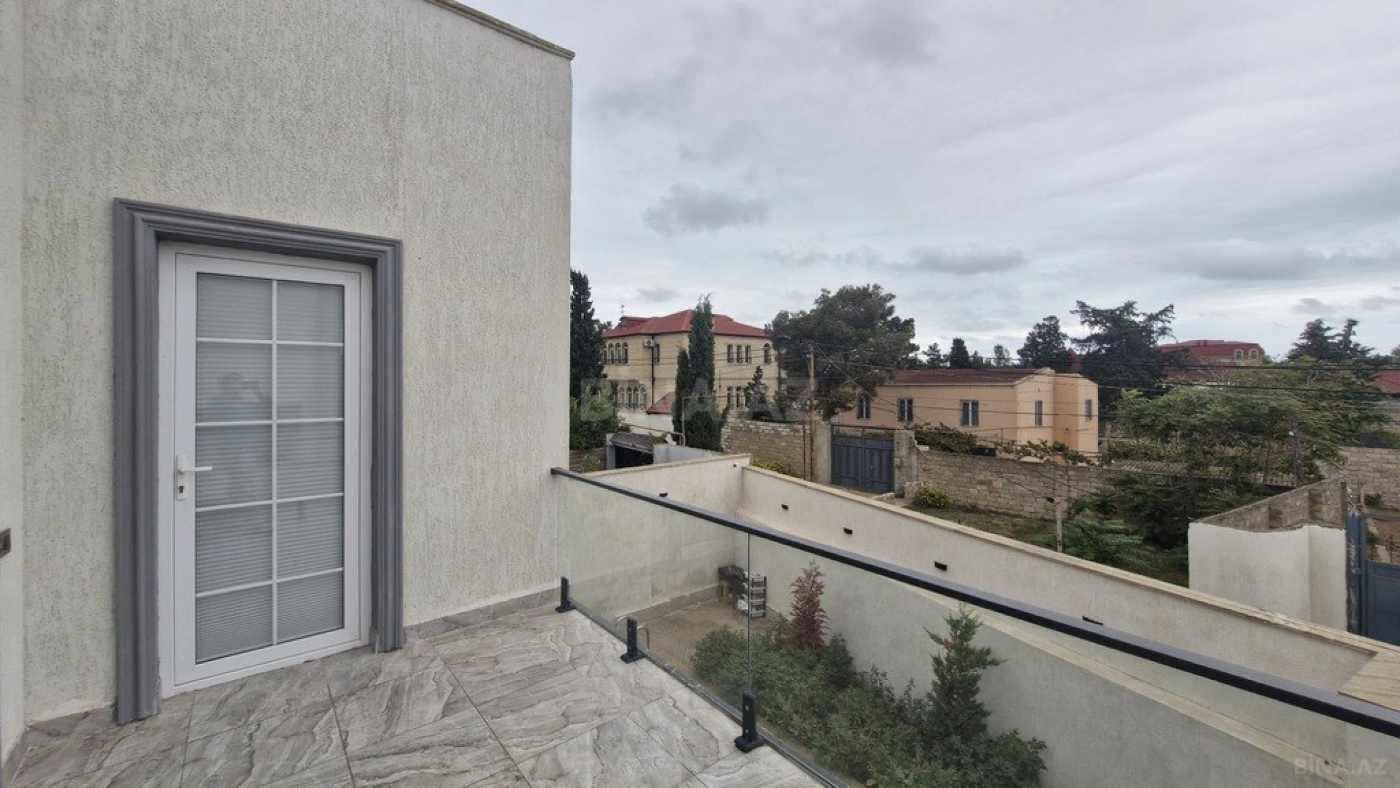 Satılır 5 otaqlı həyət evi 150 m²