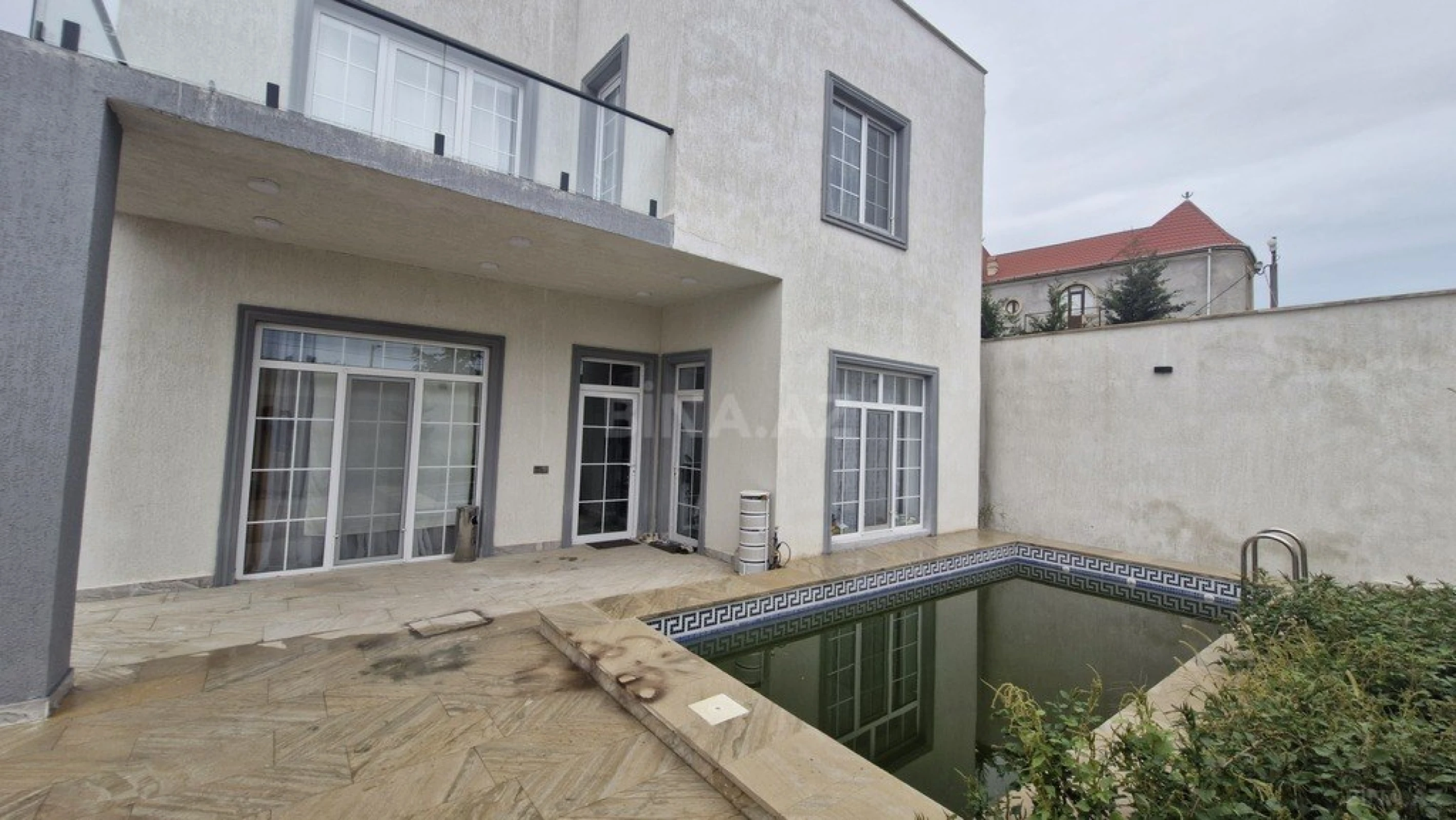 Satılır 5 otaqlı həyət evi 150 m²