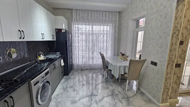 Satılır 5 otaqlı həyət evi 150 m²