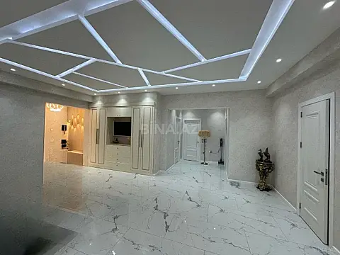 Satılır 5 otaqlı mənzil 285 m²