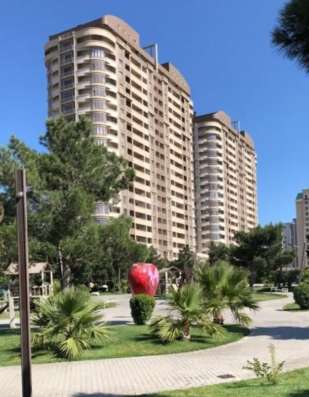Satılır 5 otaqlı mənzil 285 m²