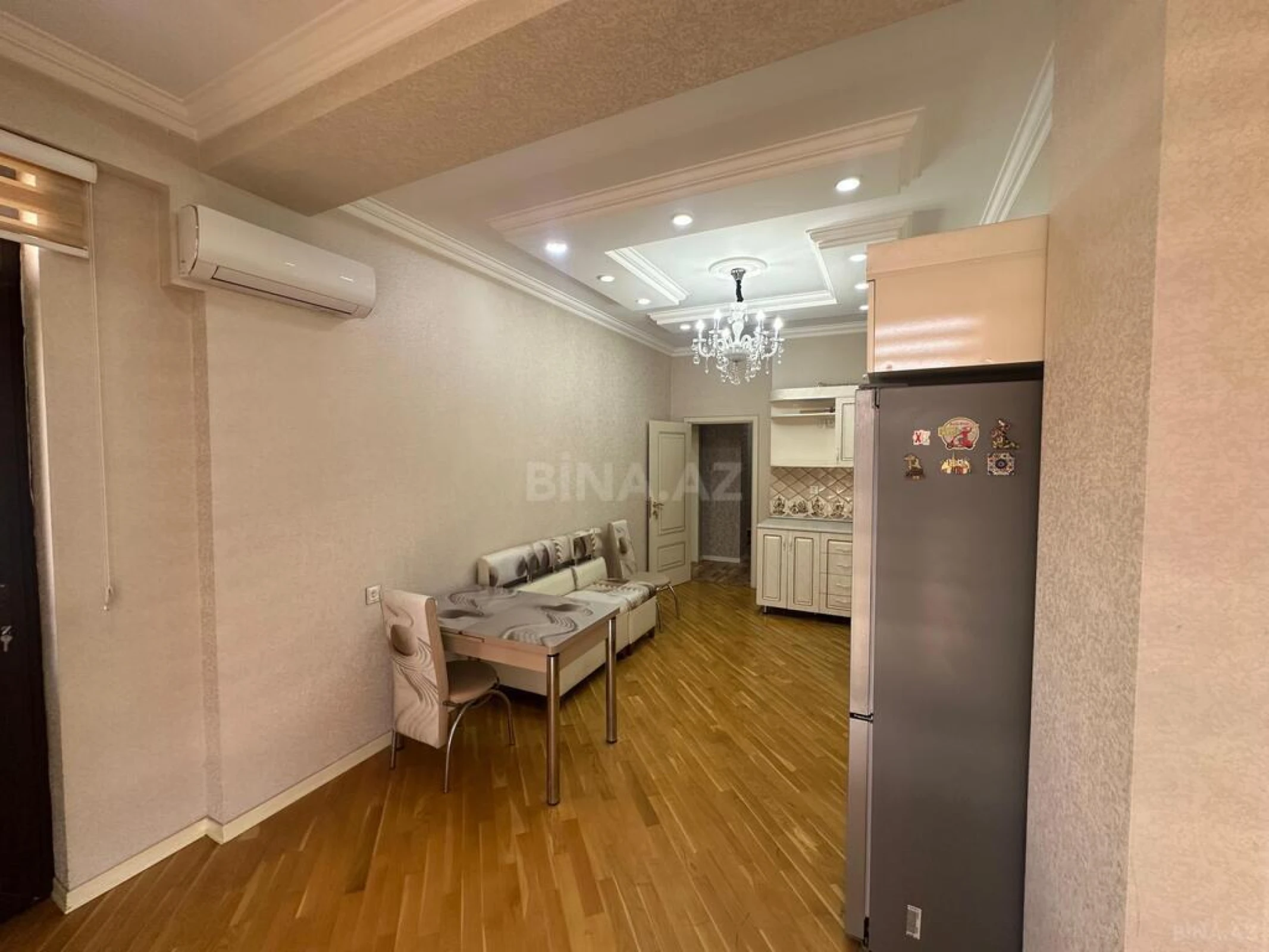 Kirayə verilir 2 otaqlı mənzil 85 m²