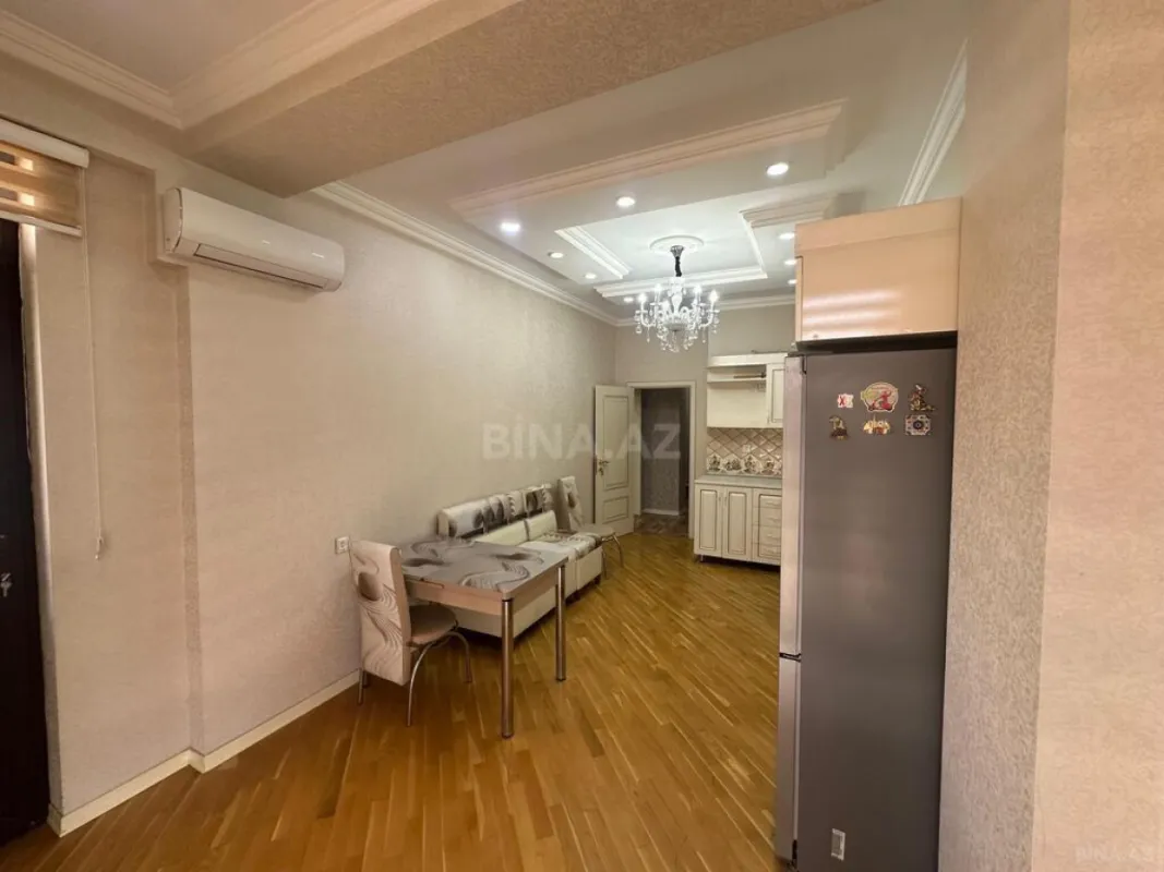 Kirayə verilir 2 otaqlı mənzil 85 m²