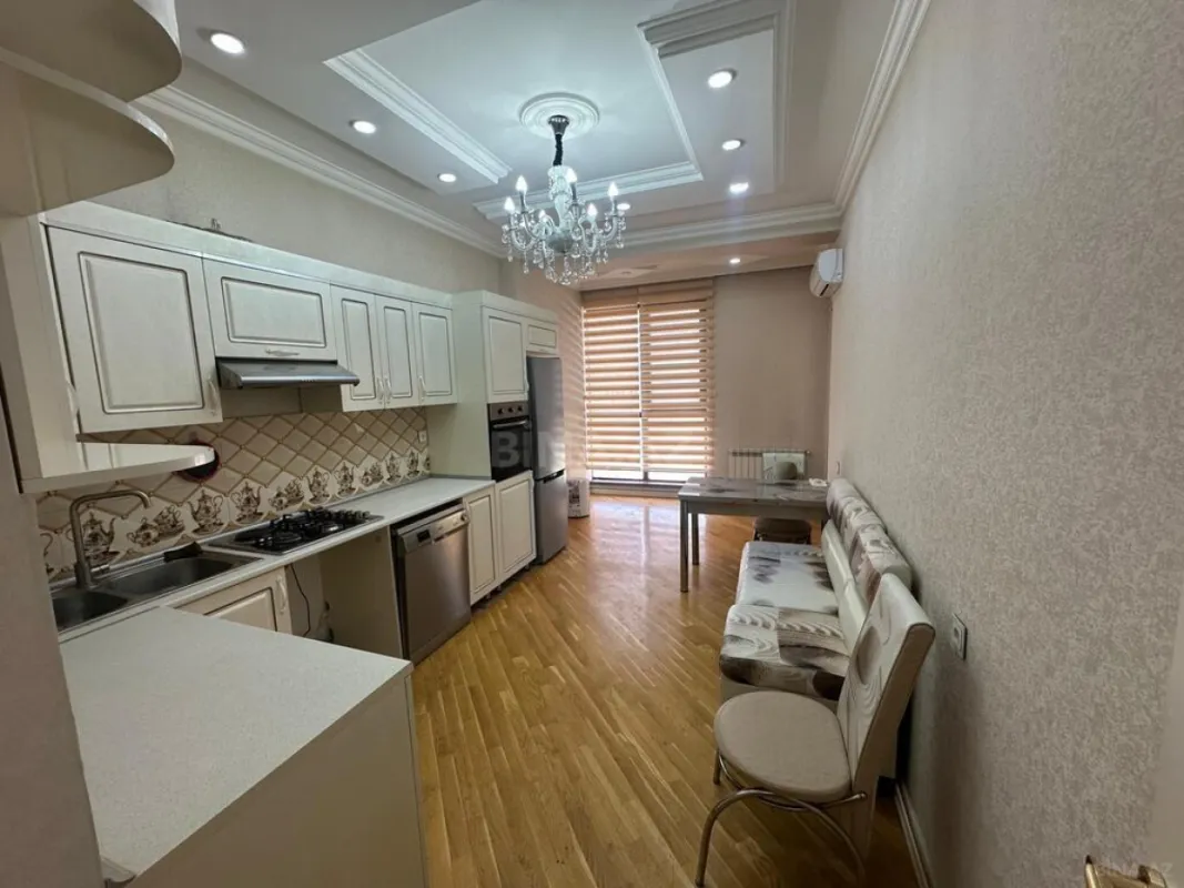 Kirayə verilir 2 otaqlı mənzil 85 m²