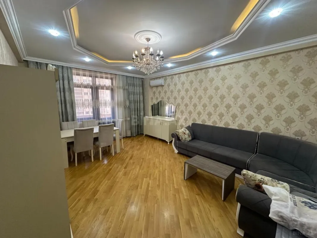 Kirayə verilir 2 otaqlı mənzil 85 m²