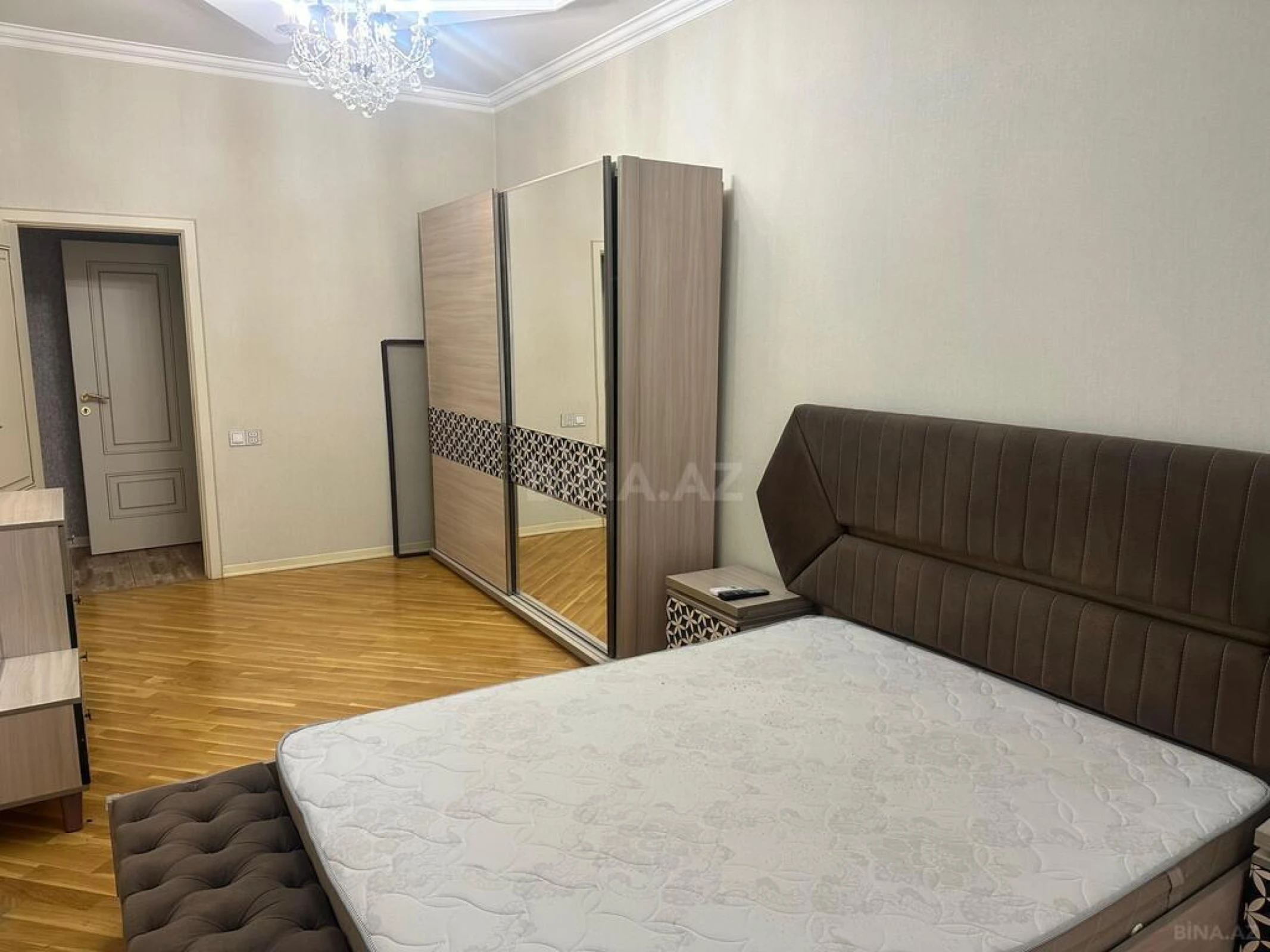 Kirayə verilir 2 otaqlı mənzil 85 m²