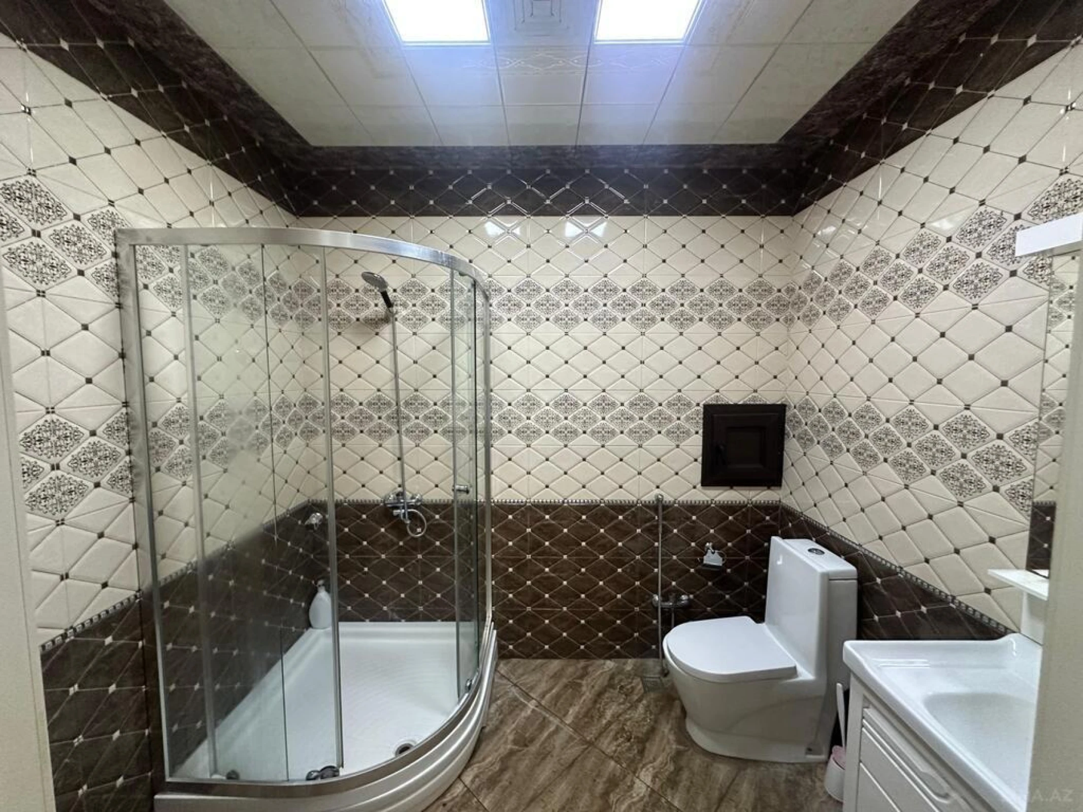 Kirayə verilir 2 otaqlı mənzil 85 m²