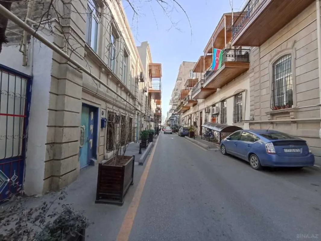 Kirayə verilir obyekt 210 m²