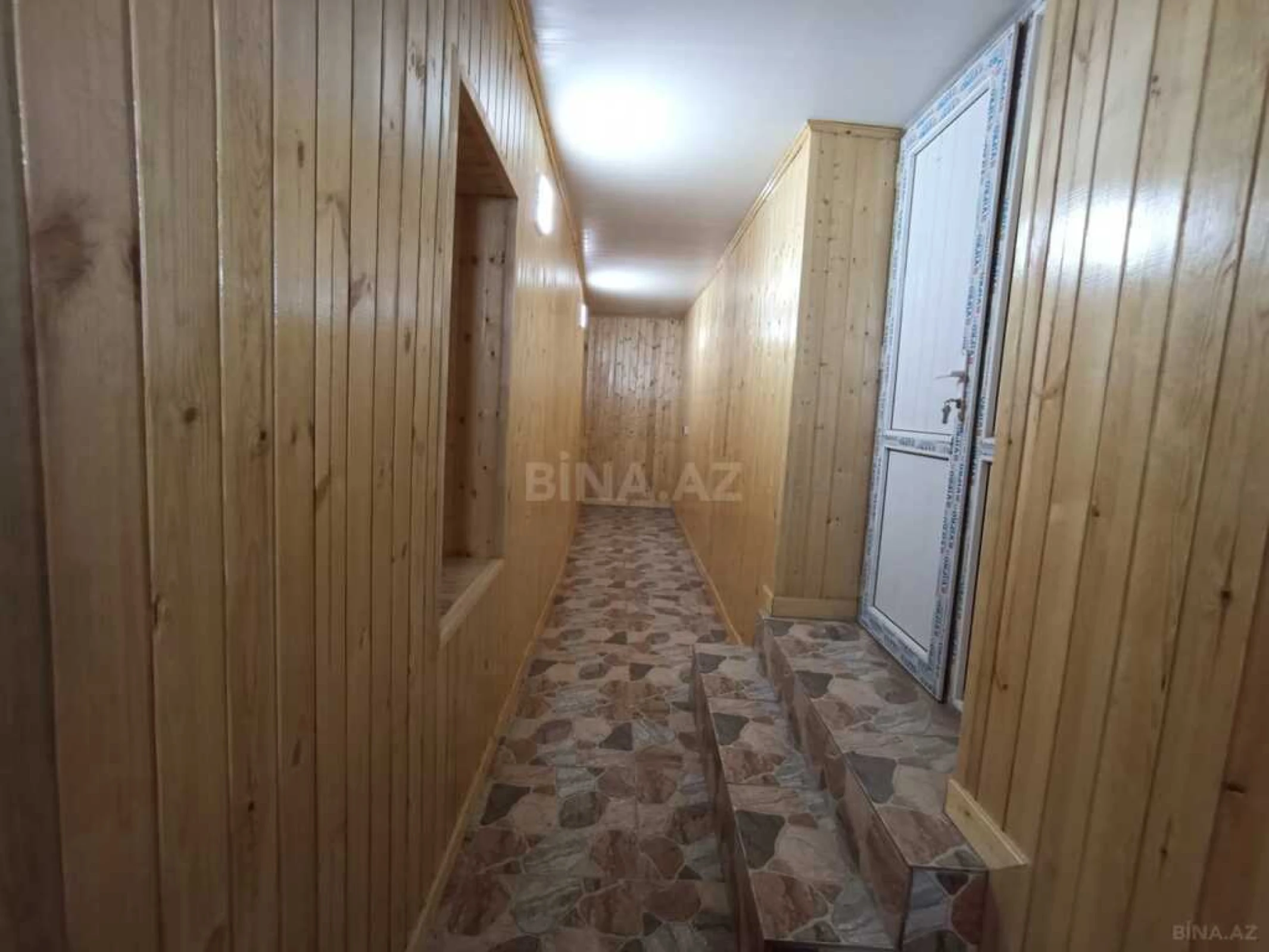 Kirayə verilir obyekt 210 m²