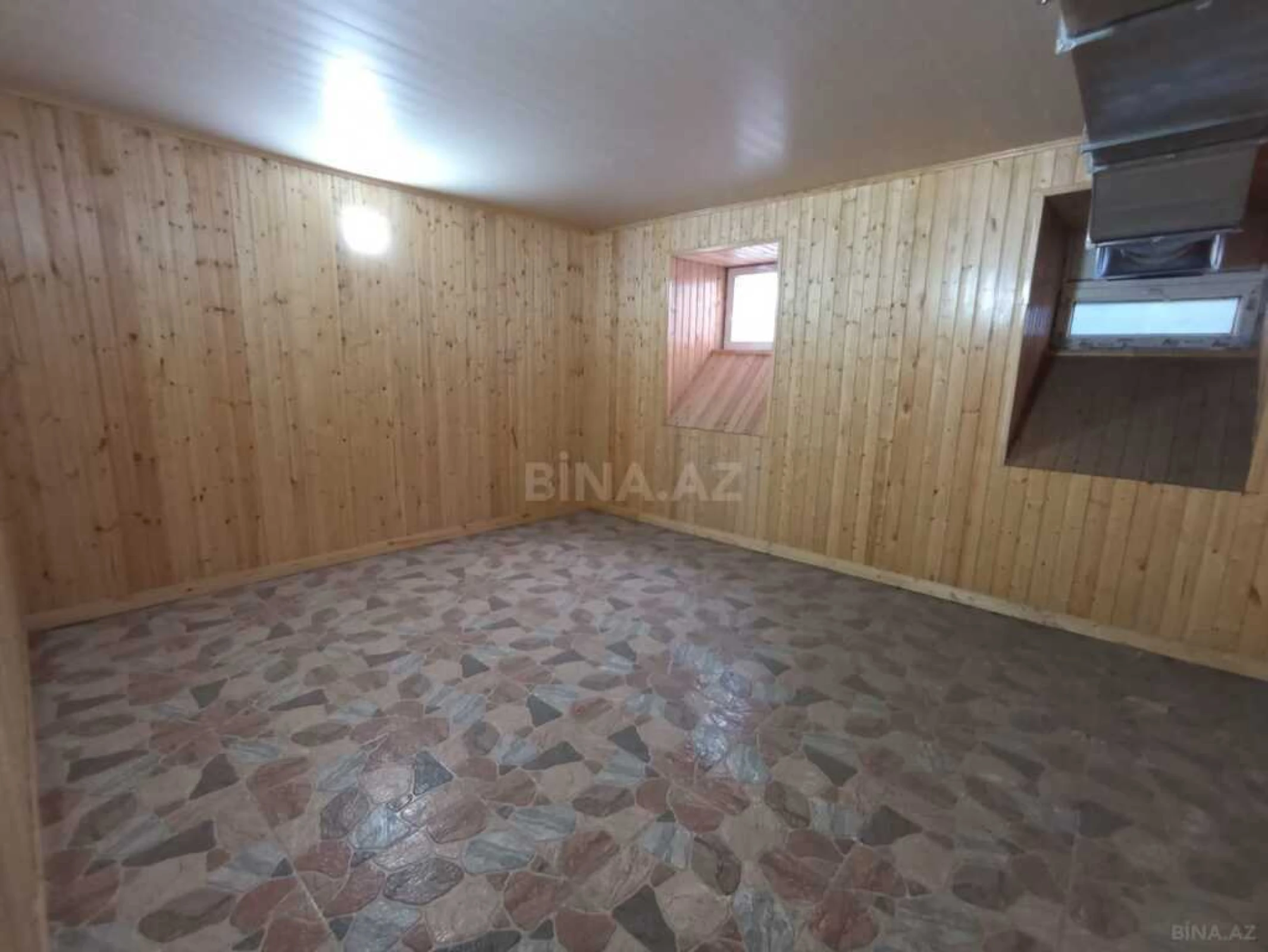 Kirayə verilir obyekt 210 m²