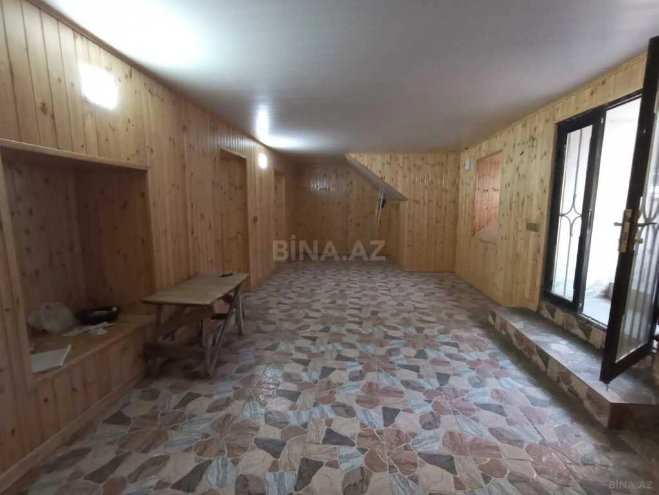 Kirayə verilir obyekt 210 m²