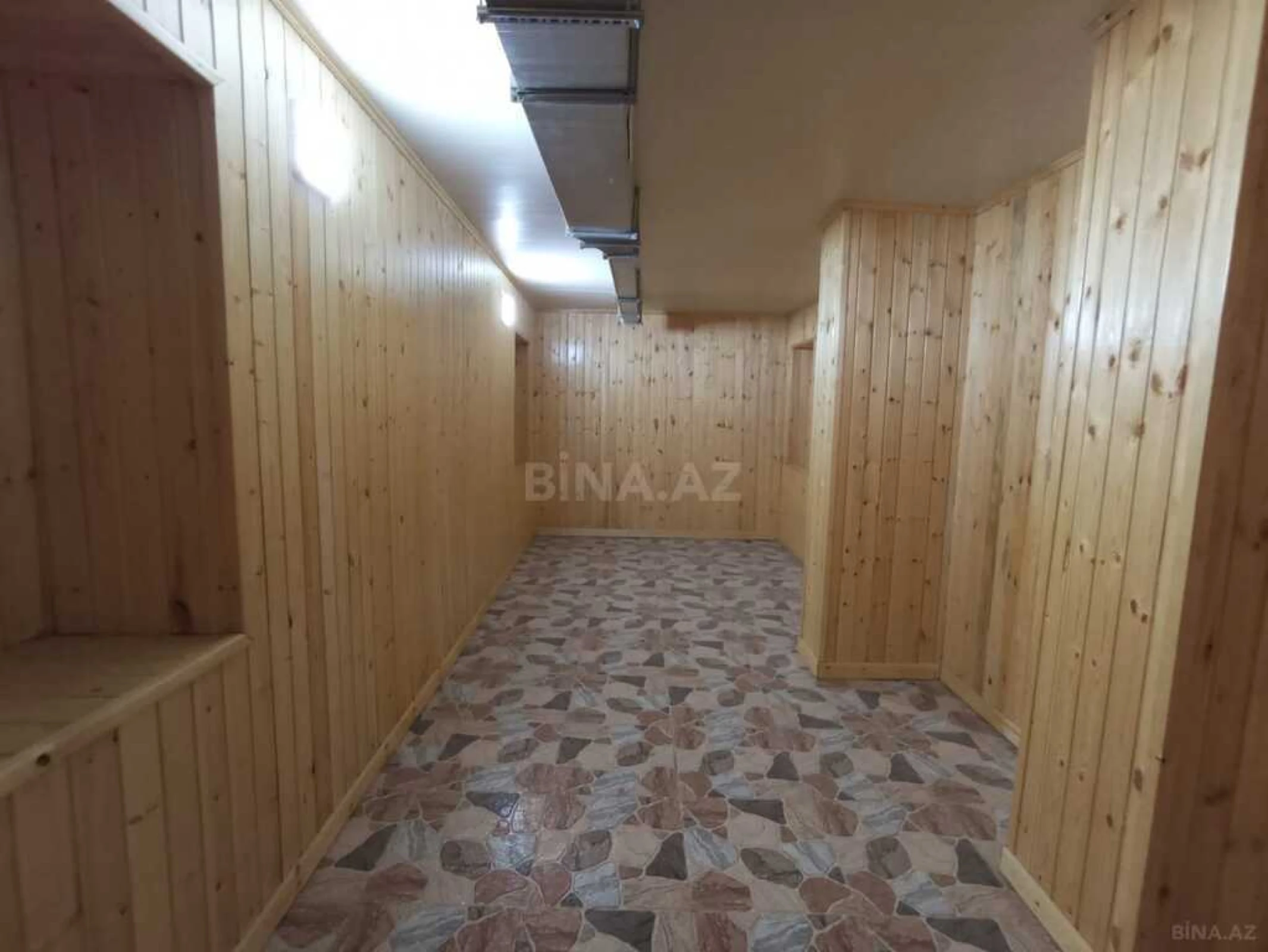 Kirayə verilir obyekt 210 m²