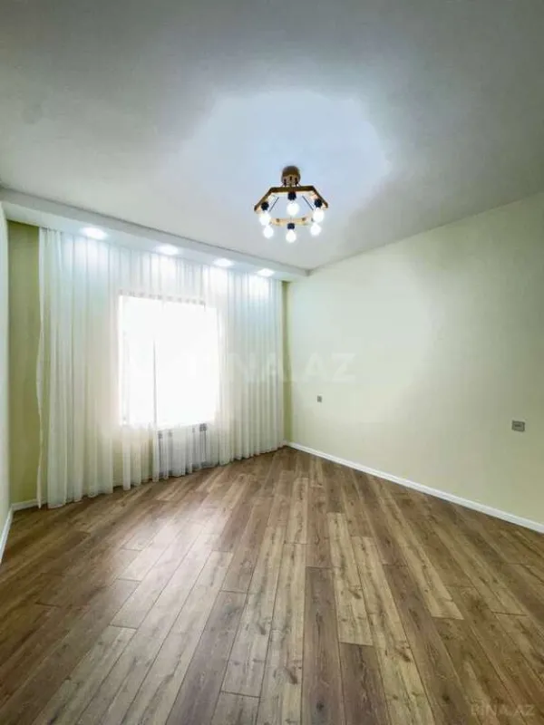 Satılır 5 otaqlı həyət evi 210 m²