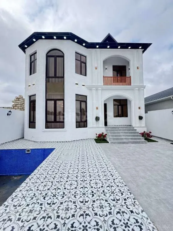 Satılır 5 otaqlı həyət evi 210 m²