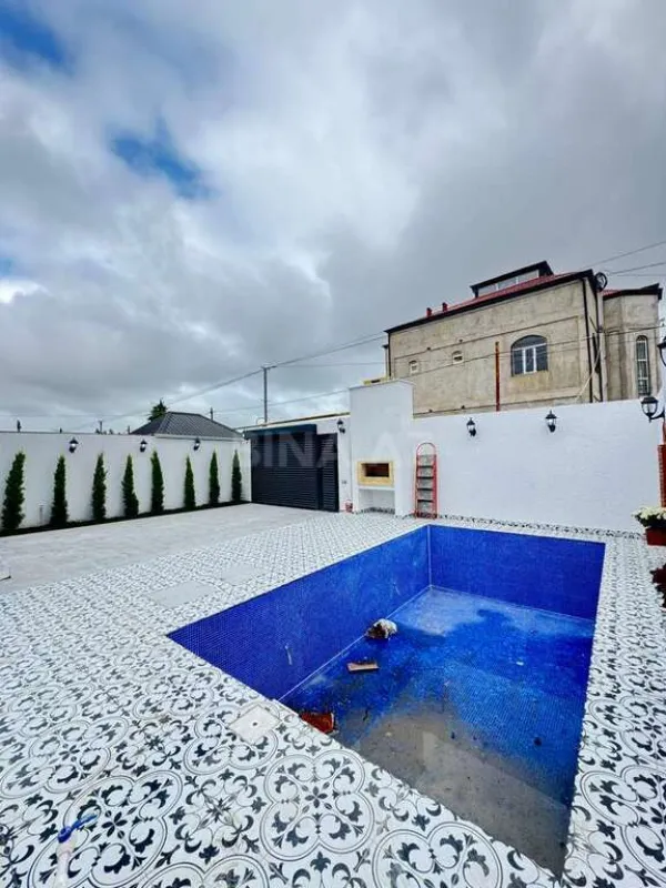 Satılır 5 otaqlı həyət evi 210 m²