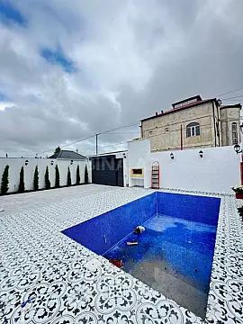 Satılır 5 otaqlı həyət evi 210 m²