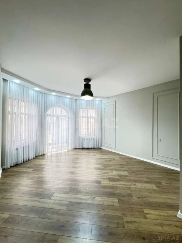 Satılır 5 otaqlı həyət evi 210 m²