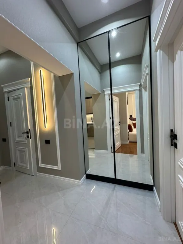Satılır 2 otaqlı mənzil 68 m²