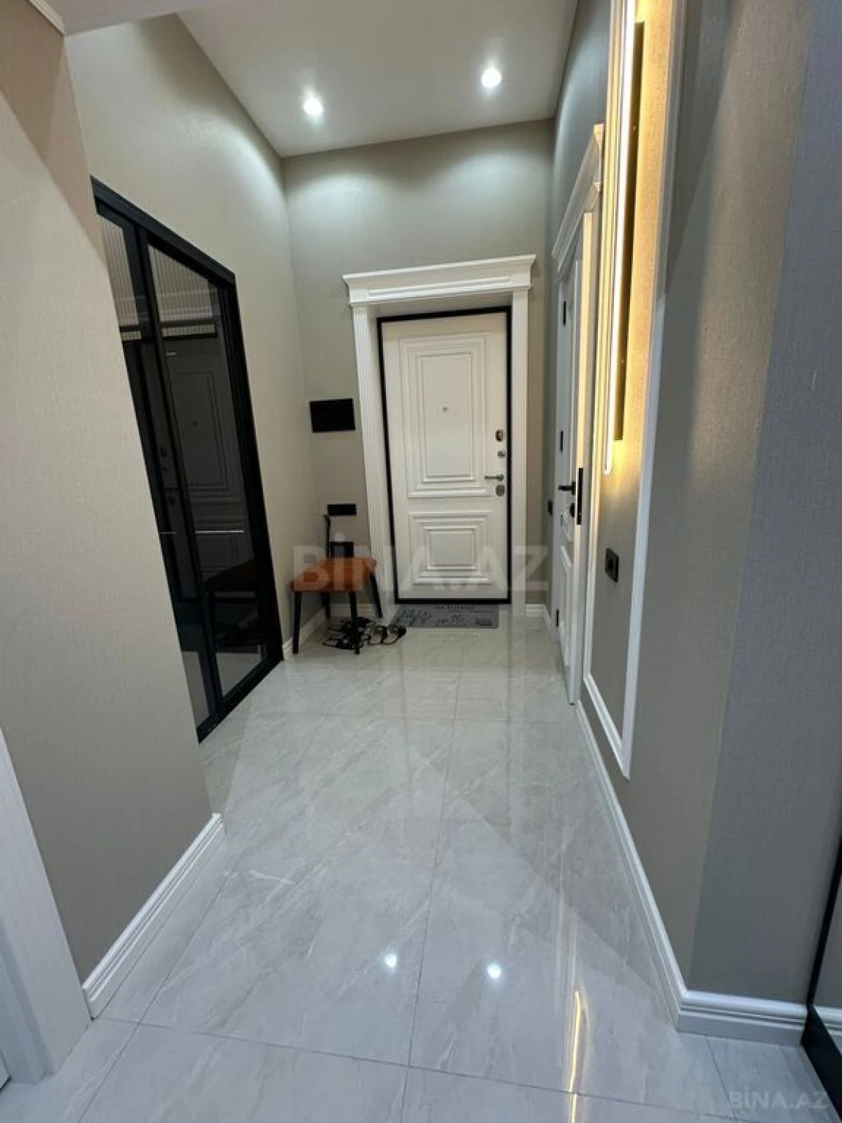 Satılır 2 otaqlı mənzil 68 m²