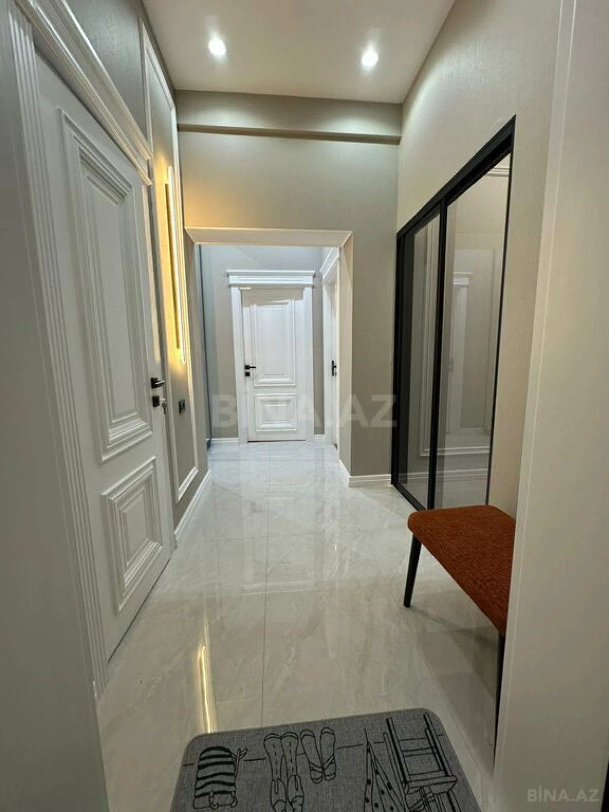 Satılır 2 otaqlı mənzil 68 m²