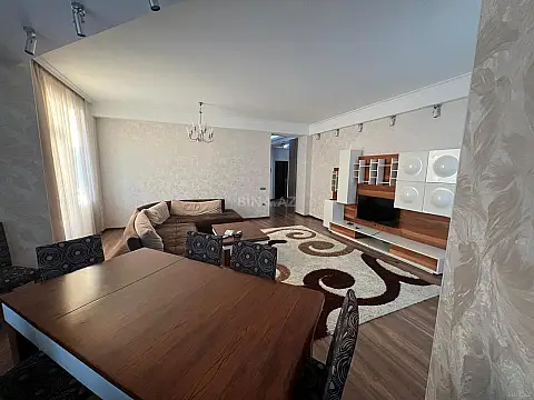 Kirayə verilir 3 otaqlı mənzil 100 m² — Bakı 3 otaq 100.00 m²