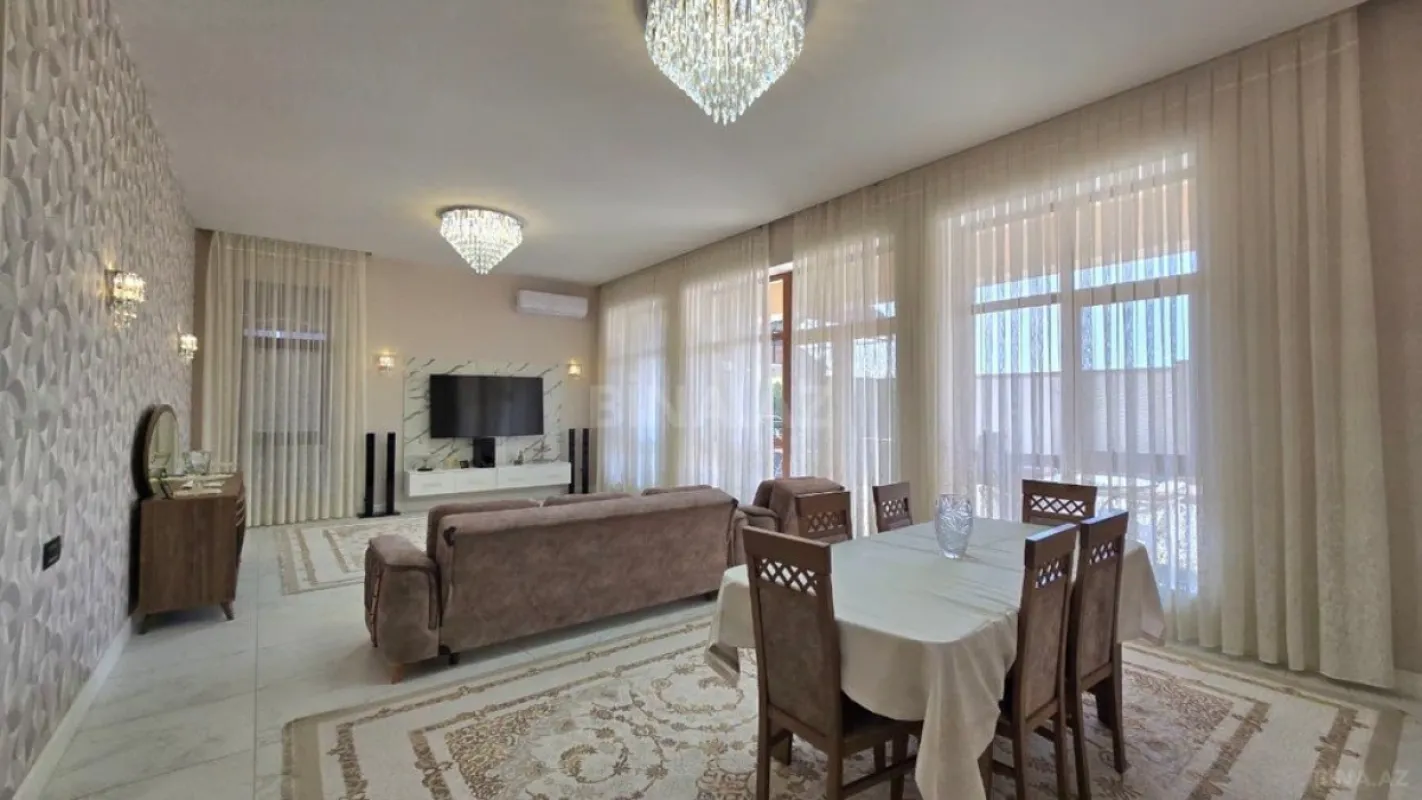 Satılır 9 otaqlı həyət evi 620 m²