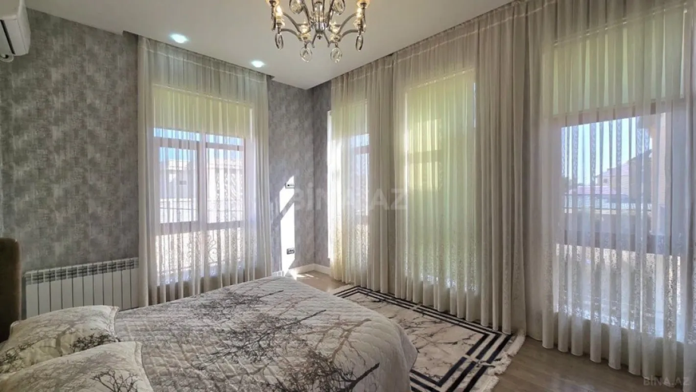 Satılır 9 otaqlı həyət evi 620 m²