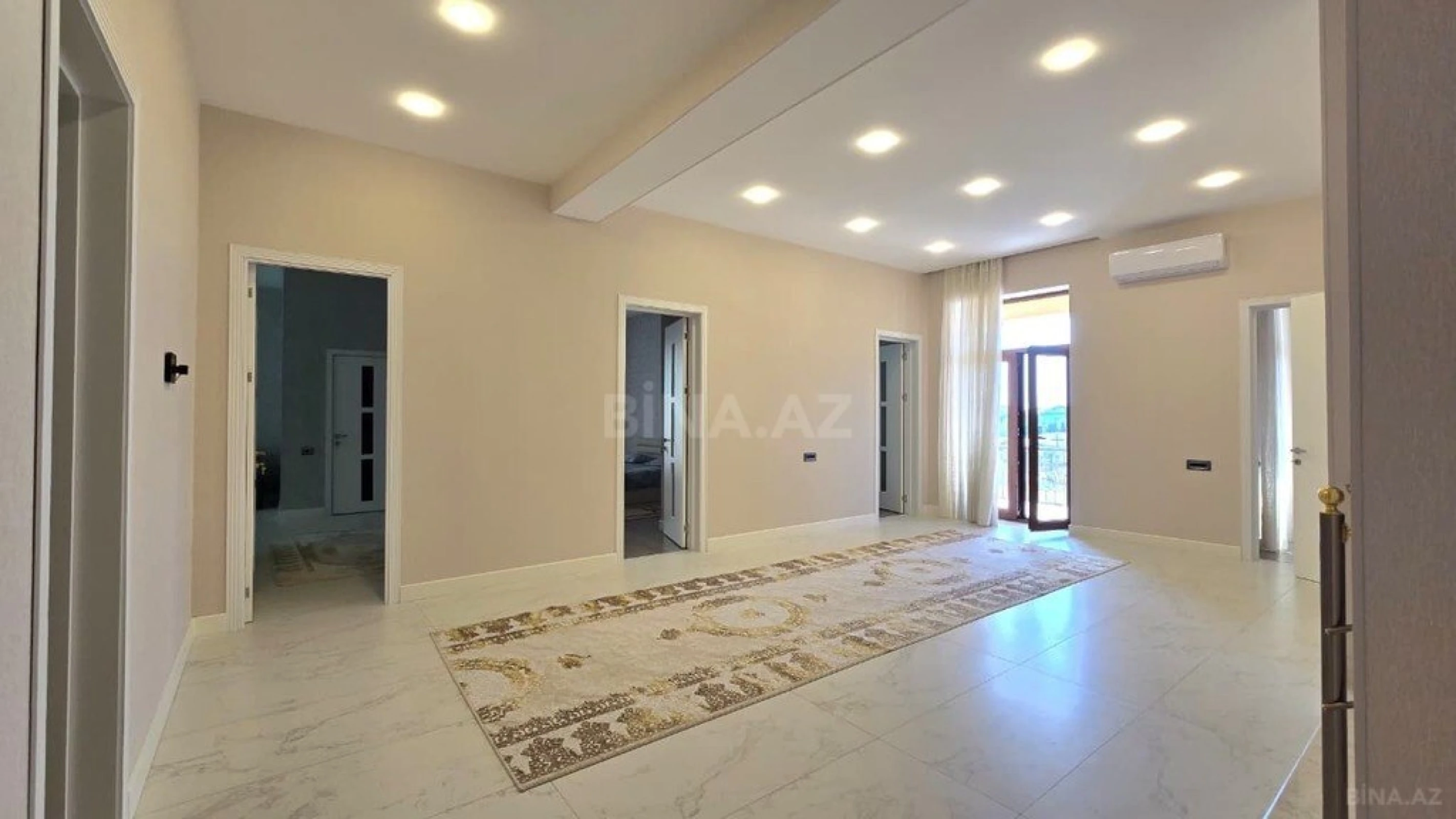 Satılır 9 otaqlı həyət evi 620 m²