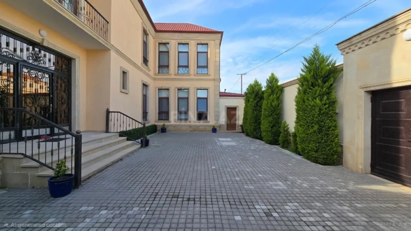 Satılır 9 otaqlı həyət evi 620 m²