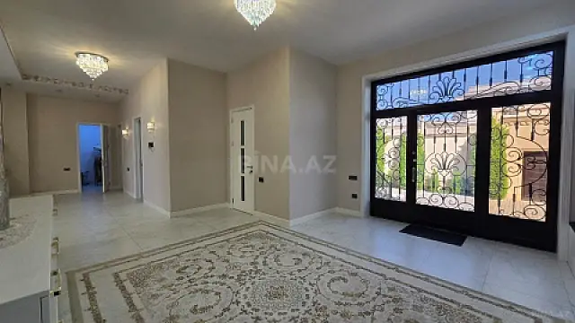 Satılır 9 otaqlı həyət evi 620 m²